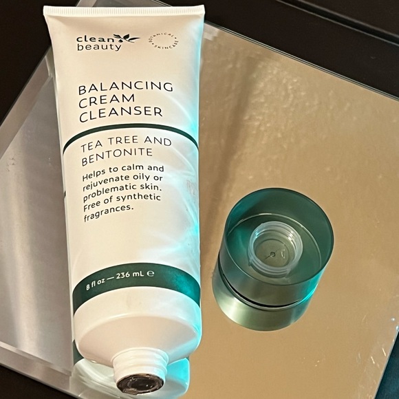 Clean Beauty BALANCING
CREAM CLEANSER TEA TREE AND BENTONITE brand new 8 oz - Picture 3 of 6